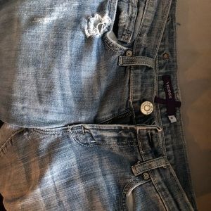 Vigoss Jeans size 3 distressed